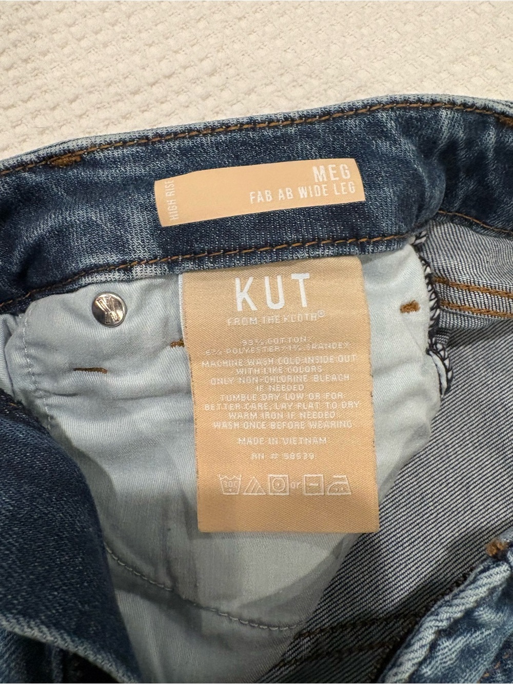 Kut from the Kloth Meg Wide Leg Jeans, 4 - Picture 9 of 9